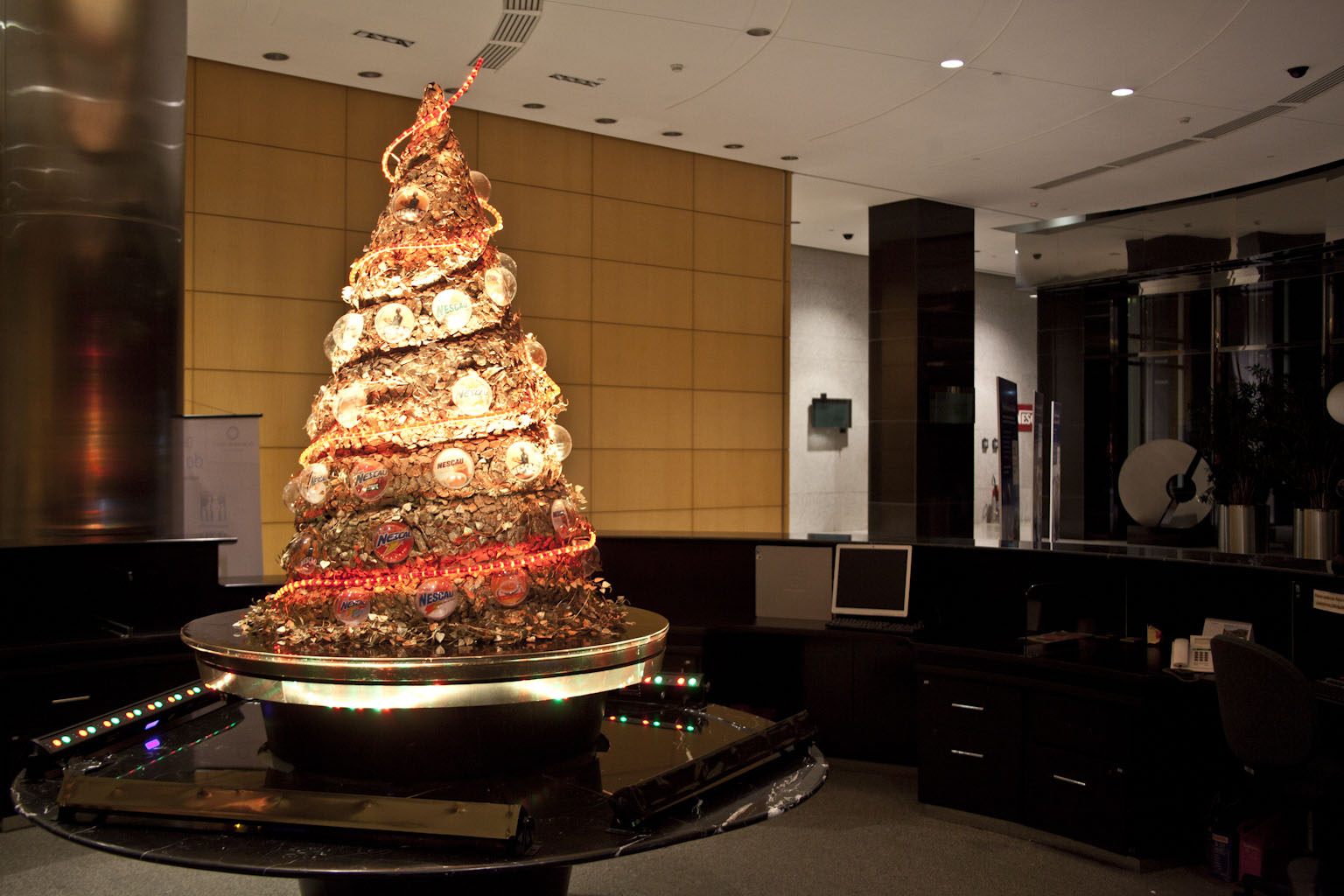 Árvore Natal Nestle: imagem 3D e projeto cenográfico em 2012 - imagem 26