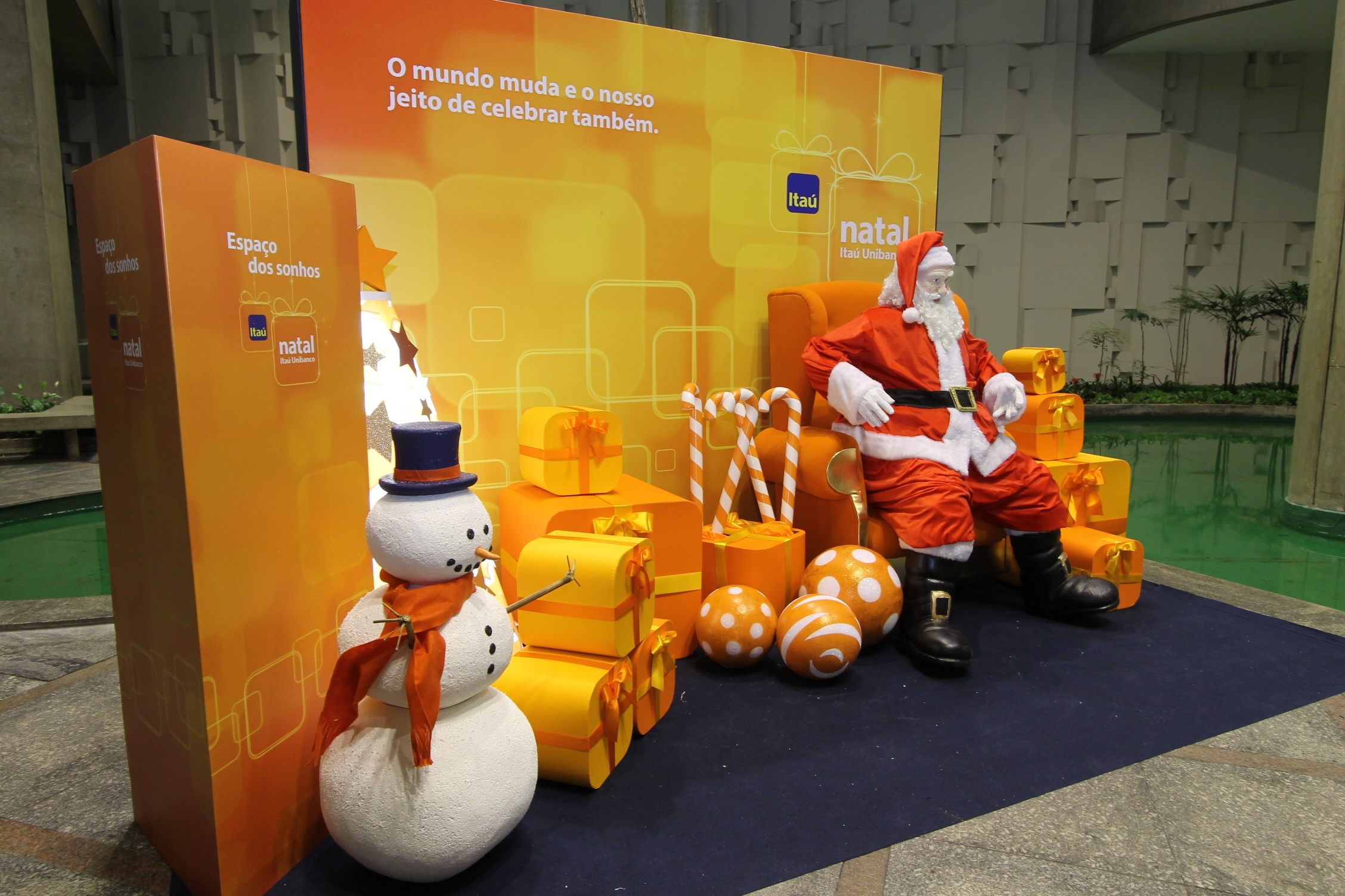 Natal Itaú: imagem 3D e projeto cenográfico em 2012 - imagem 11