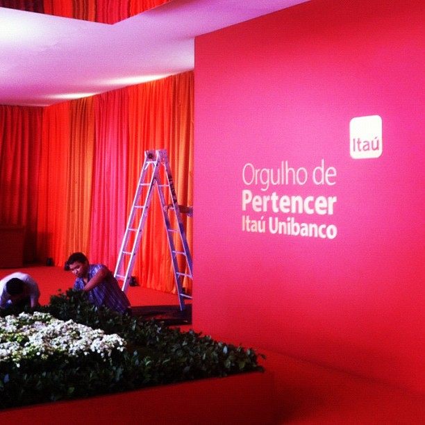 Orgulho em Pertencer Itaú Unibanco: imagem 3D e projeto cenográfico em 2012 - imagem 27