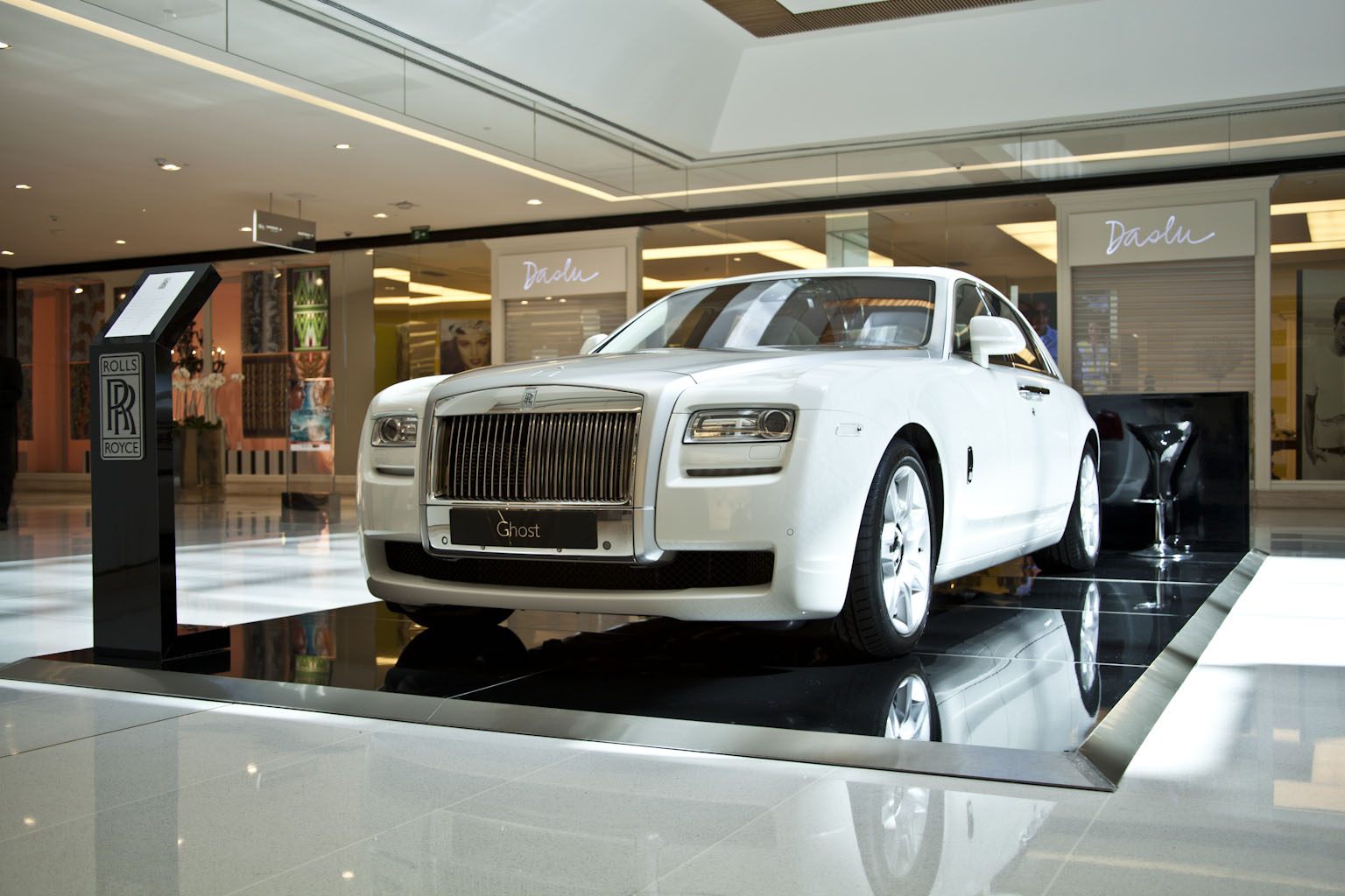 Rolls-Royce: imagem 3D e projeto cenográfico em 2012 - imagem 5