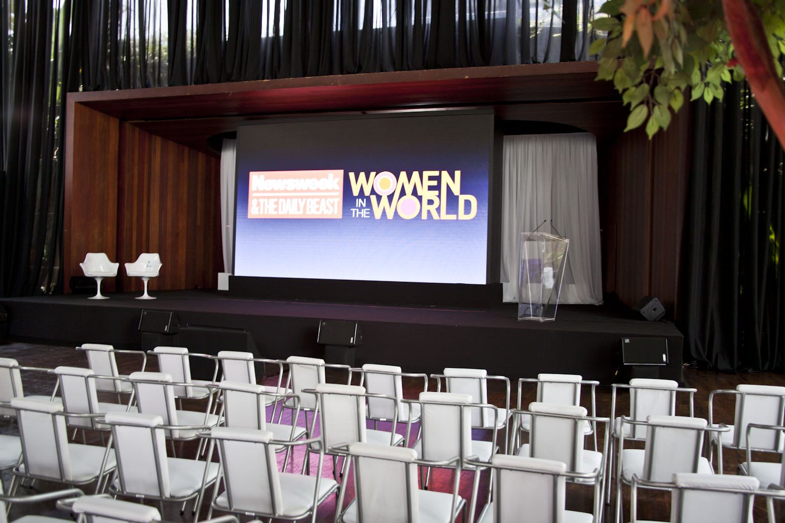 Women In The World: imagem 3D e projeto cenográfico em 2012 - imagem 17