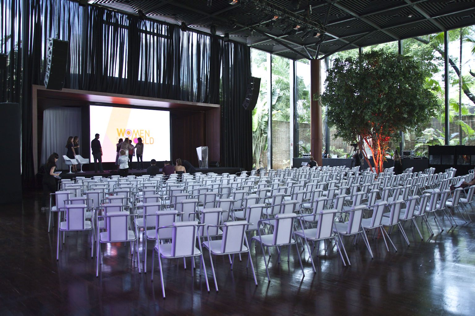 Women In The World: imagem 3D e projeto cenográfico em 2012 - imagem 22