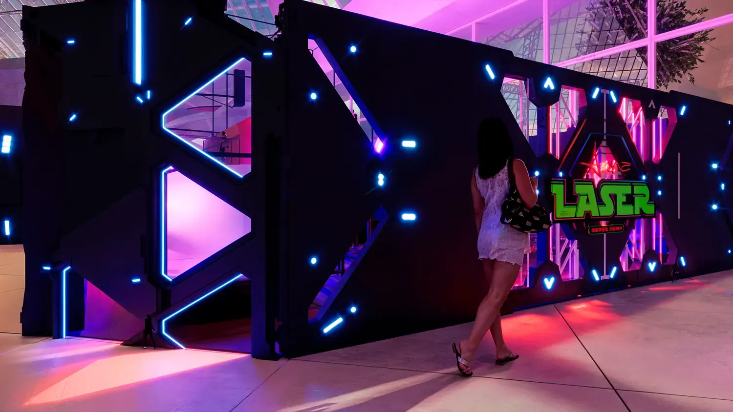 LaserShot: jogo, luz e precisão em experiência interativa - imagem 1