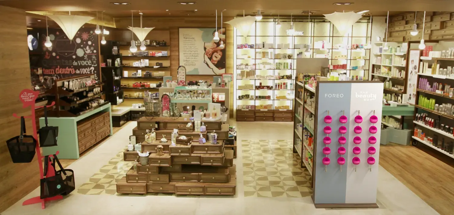 FOREO: tecnologia de beleza dentro de uma loja sensorial - imagem 4