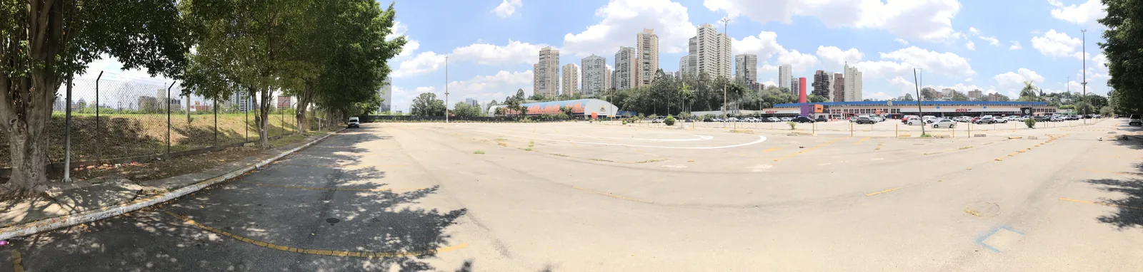 Extra Morumbi: projeto visual com presença, ritmo e clareza comercial - imagem 2