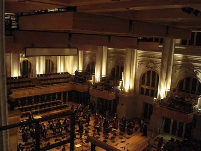 Coletanea Sala SP: projeto visual com presença, ritmo e clareza comercial
